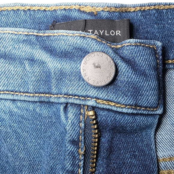 NWT Ann Taylor The Flare Jeans, Medium Wash, Size 6 Petite - Picture 5 of 10